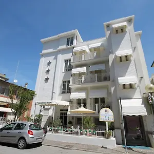 hotel-belvedere-spiaggia.riccione-hotels.org/