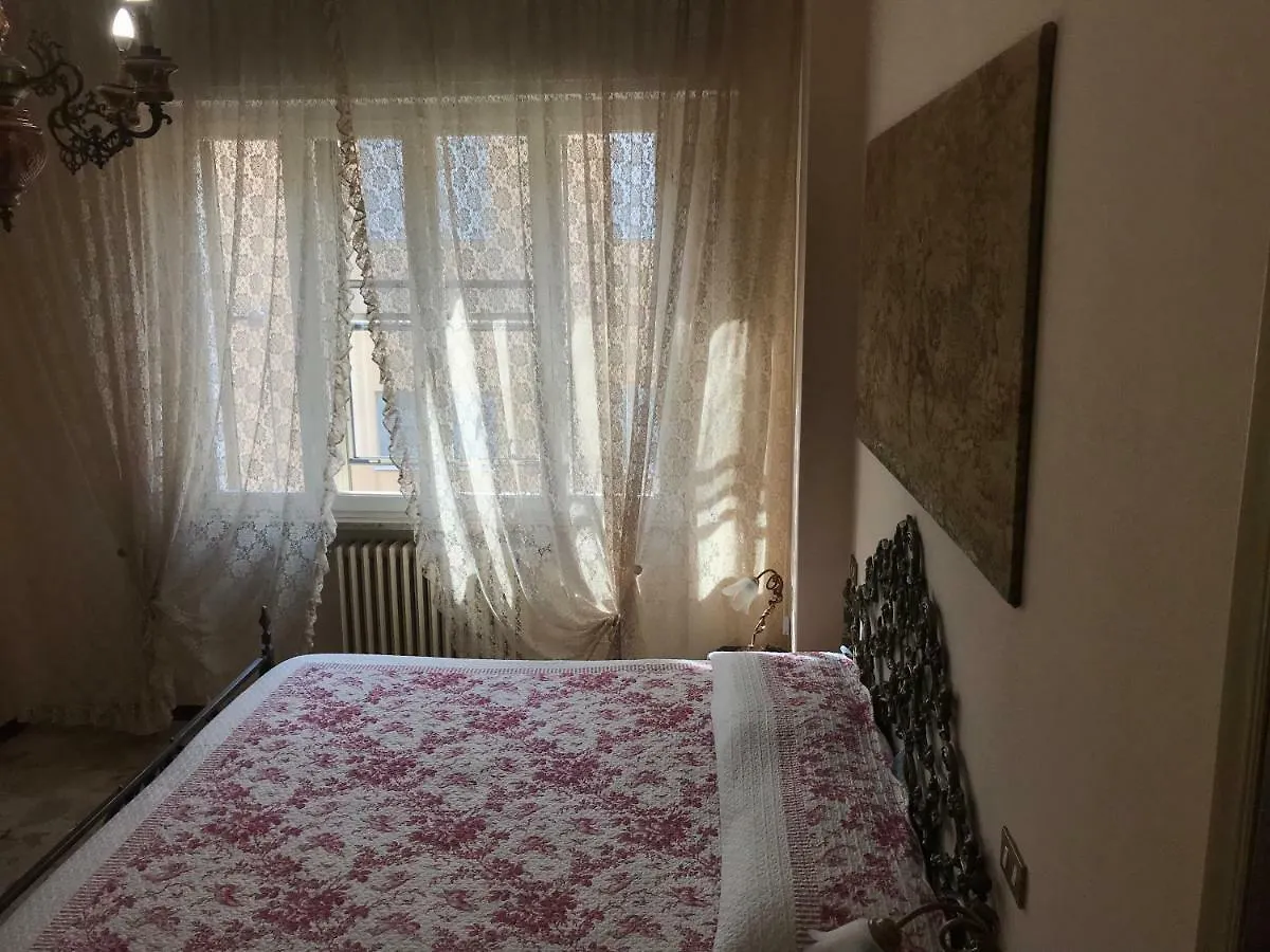 La Lanterna Di Lida E Beppe Bed & Breakfast Pisa